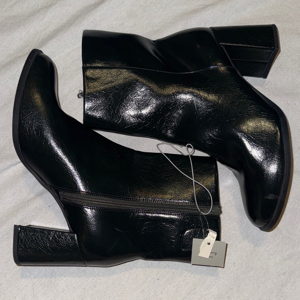 Target Shiny Green/Black Block Heel Boots